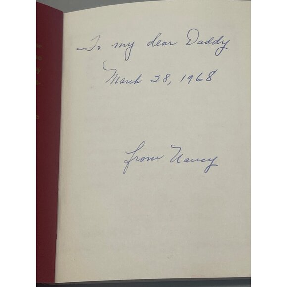 the avent keepsake paperback book 168 pages English red READ - Picture 6 of 9